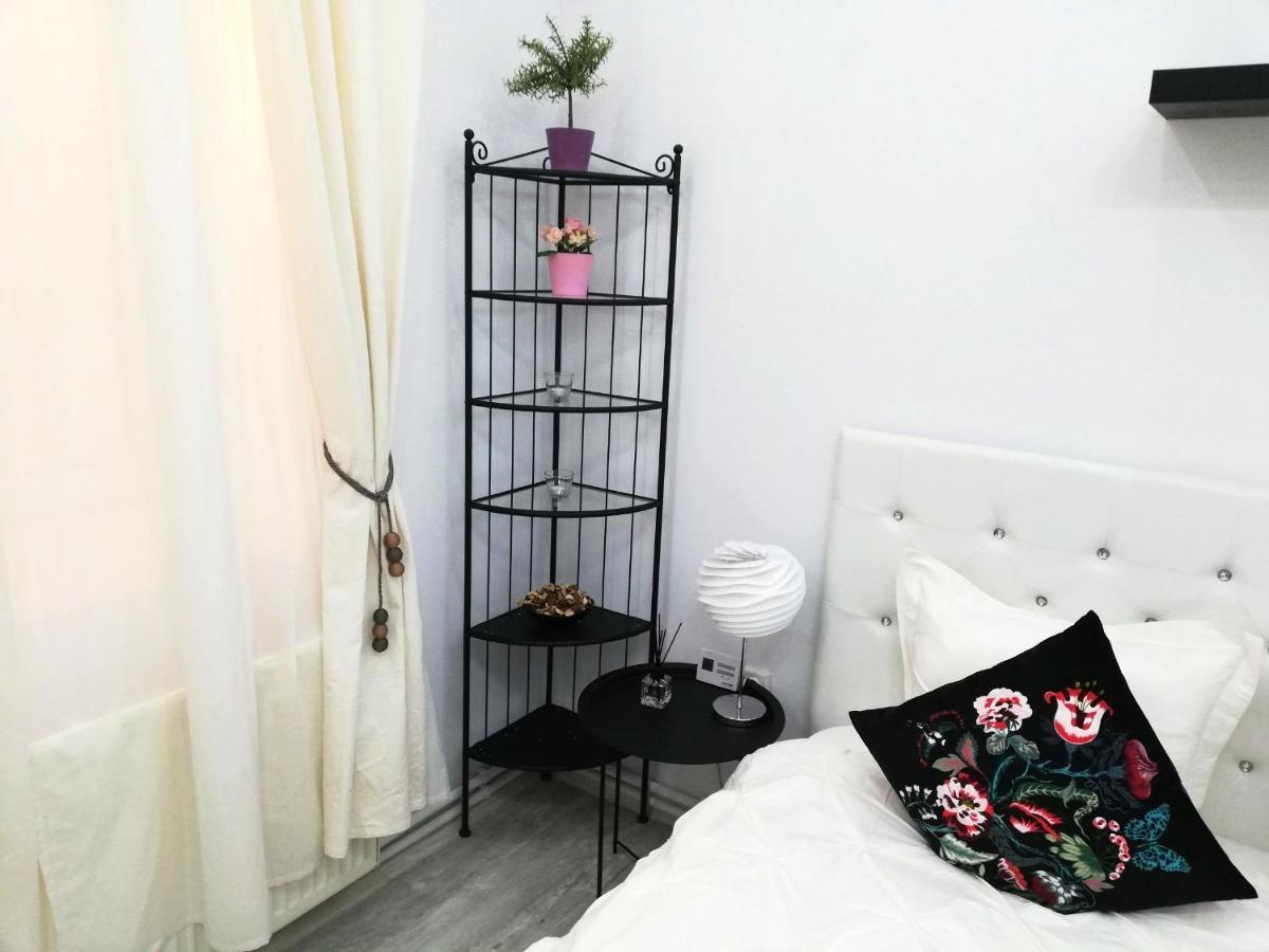 Ultracentral Studio For 4 Bukarest Exteriör bild